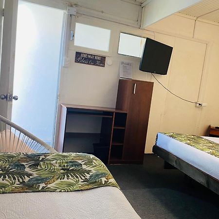 Hostal 3 Norte Сан Антонио Екстериор снимка