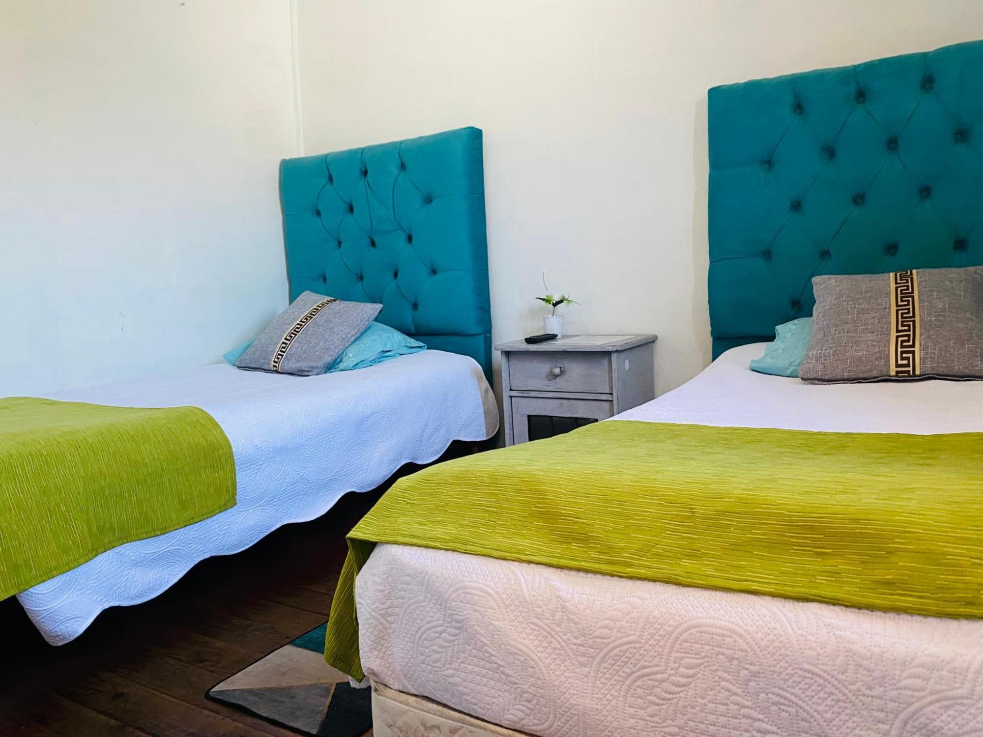 Hostal 3 Norte Сан Антонио Екстериор снимка